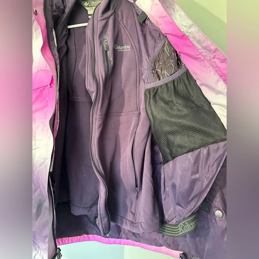 Columbia Pink and Purple Snowboarding or Skiing Jacket - Picture 5 of 9